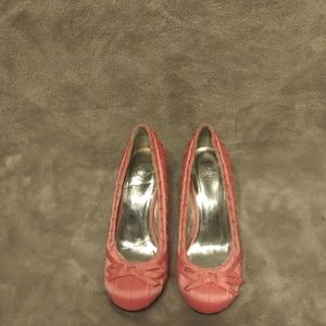 Coral pink dress shoes